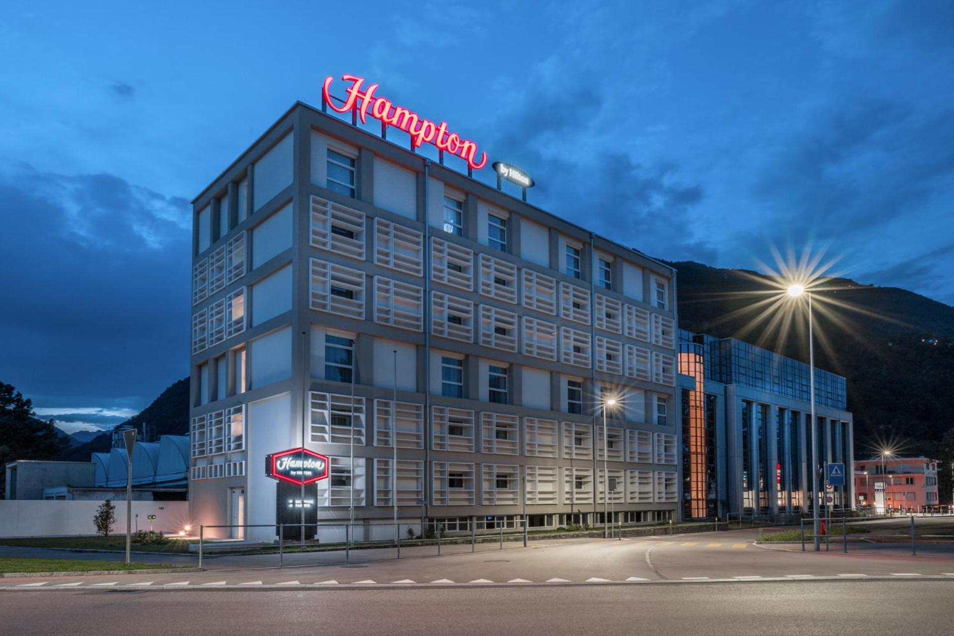 Hotel Hampton By Hilton Locarno Losone Exteriér fotografie