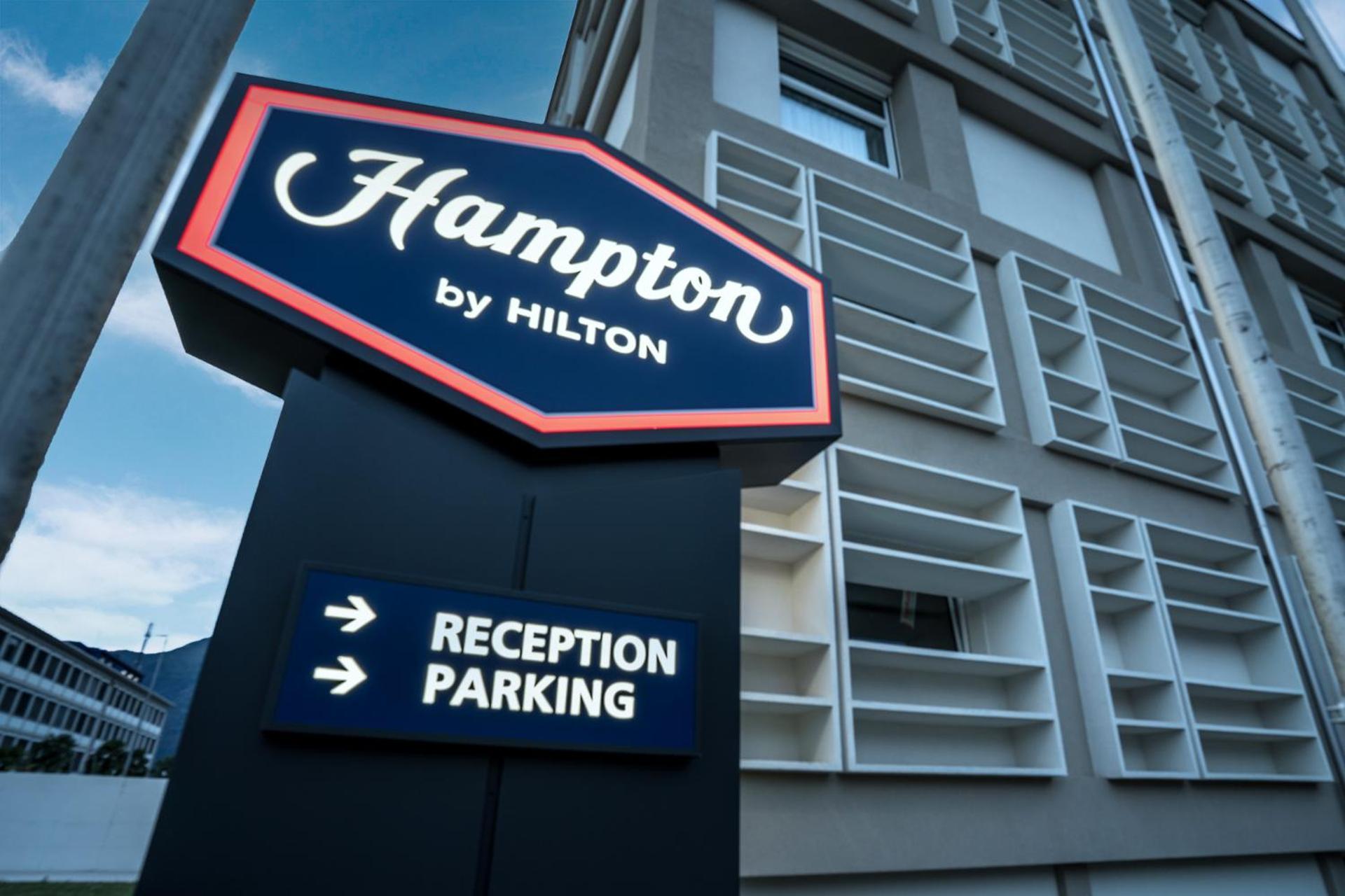 Hotel Hampton By Hilton Locarno Losone Exteriér fotografie