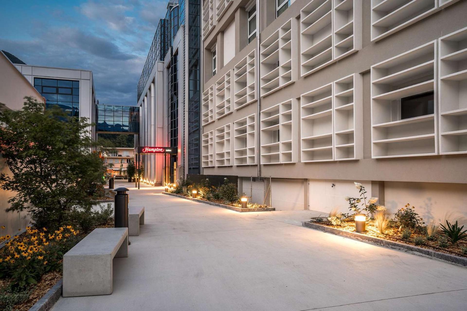 Hotel Hampton By Hilton Locarno Losone Exteriér fotografie