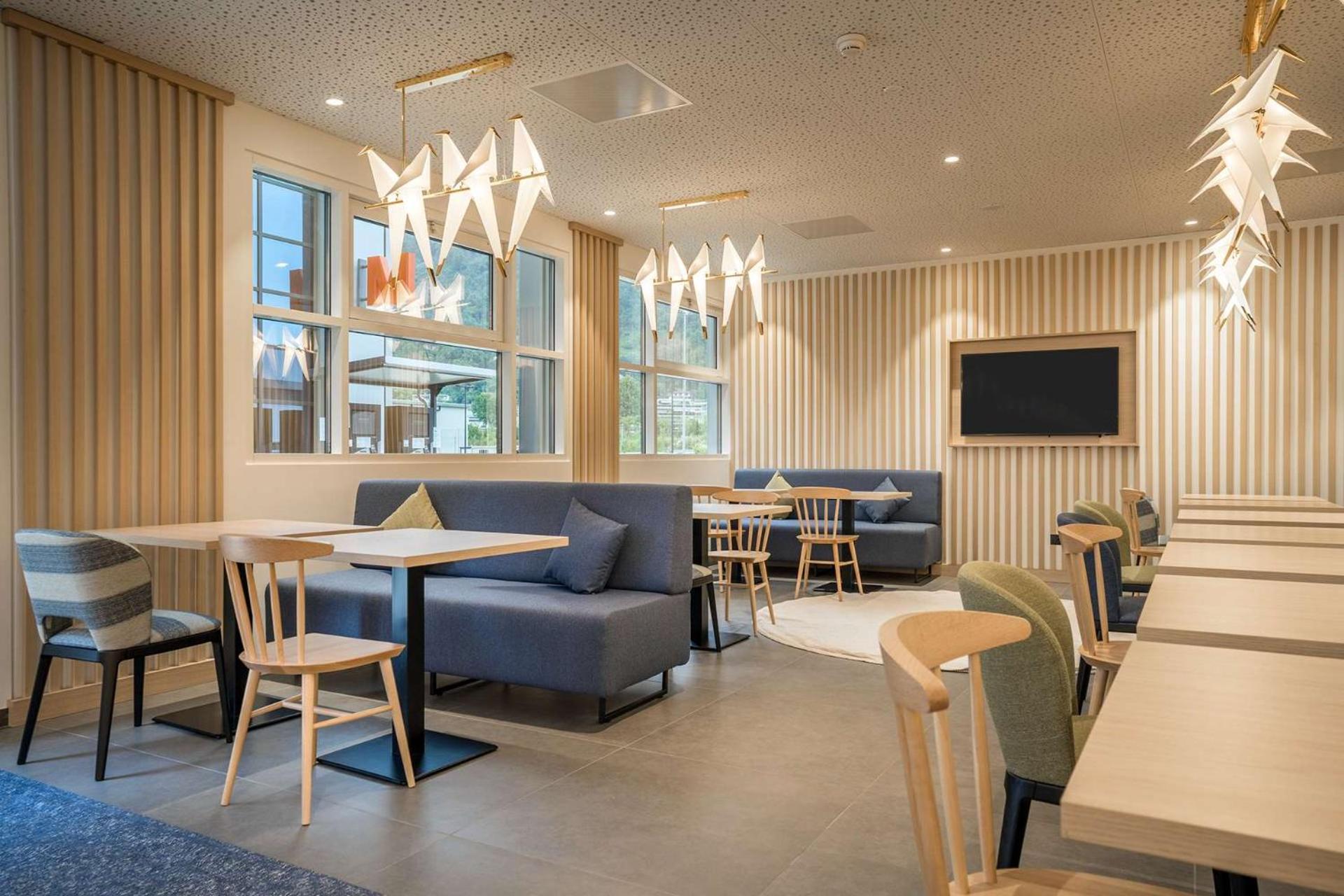 Hotel Hampton By Hilton Locarno Losone Exteriér fotografie